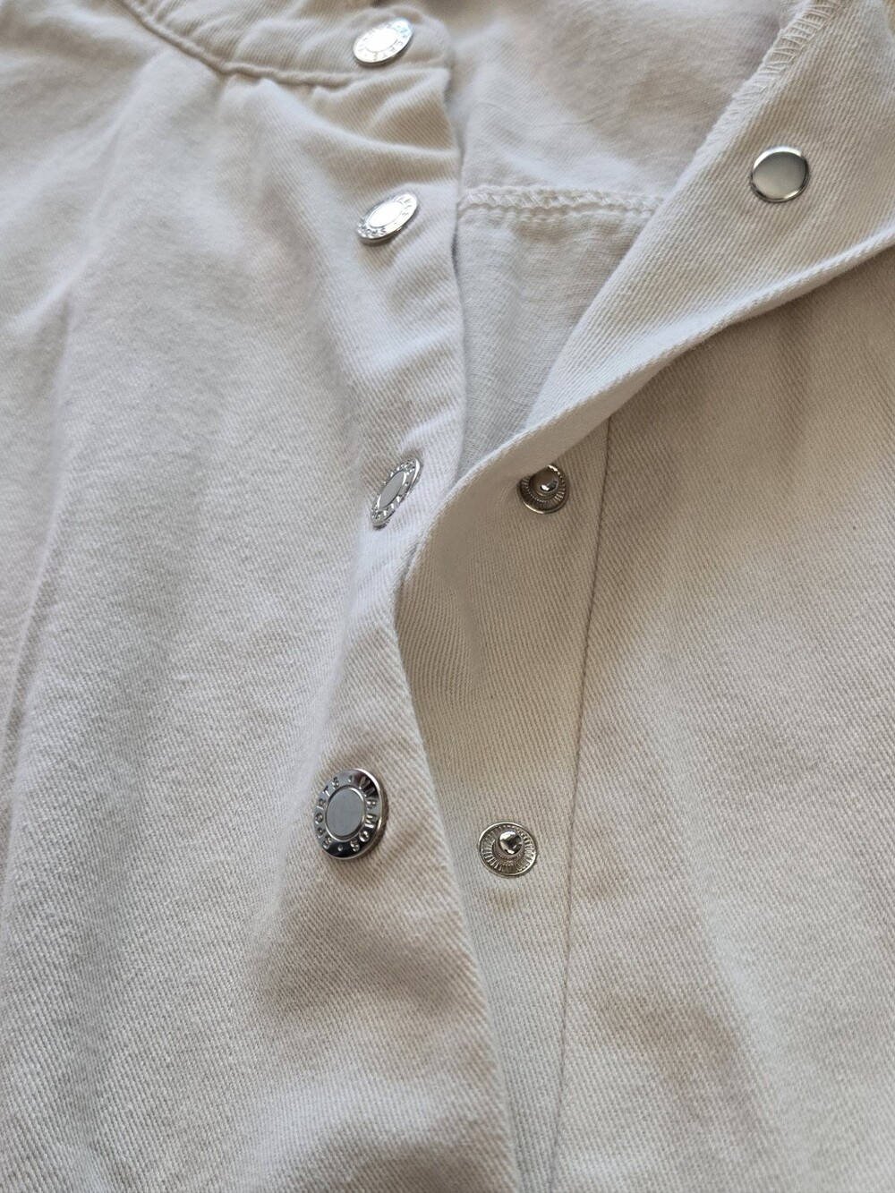 ChouYatou Short-Sleeve Button Romper in Light Beige - Picture 7 of 11